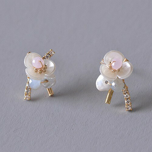 ピアス 花 フラワー 小花 桜 梅 女性 ギフト プレゼント かわいい 個性 大人 上品 レディースアクセサ..