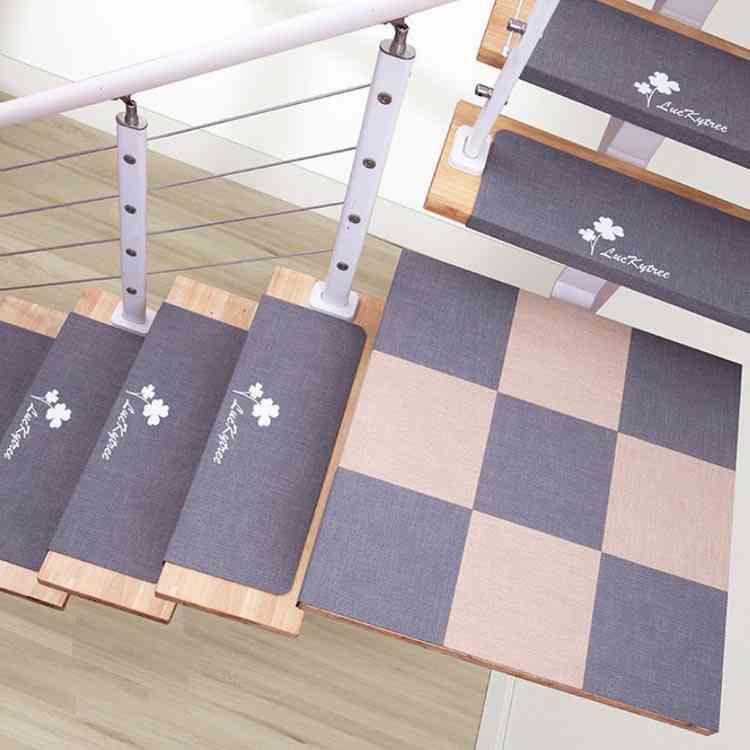 傷がつかない 滑り止めマット 足冷え 折り曲げ ペット おくだけ吸着 夜行性 洗える 階段マット 自由に裁断 廊下 防音 消臭 15枚セット 防音対策 ズレない 蓄光 [3]