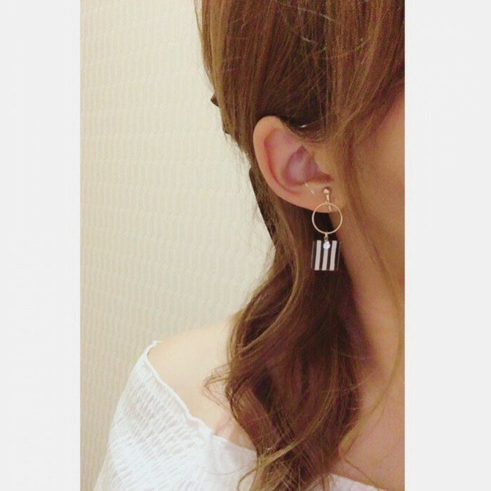 Square stripe hoop pierce/earring　E/L byLoretta EL エルバイロレッタ　ストライプ　ホワイト　ブラック　四角　square　両耳セット　チタン　樹脂　ねじ式　クリップ式　選択可　フープ　ハンドメイド