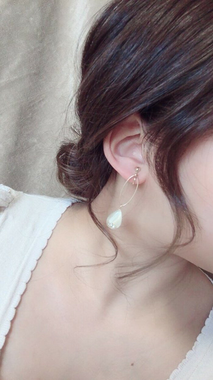 Asymmetry Shizuku square oval hoop pierce/earring(Ivory×Beige)　E/L byLoretta EL エルバイロレッタ accessory アクセサリー　シズク　スクエア　四角　フープ　アイボリー　ホワイト　ベージュ　アシンメトリー　チタン　樹脂　ねじ式　クリップ式　両耳セット