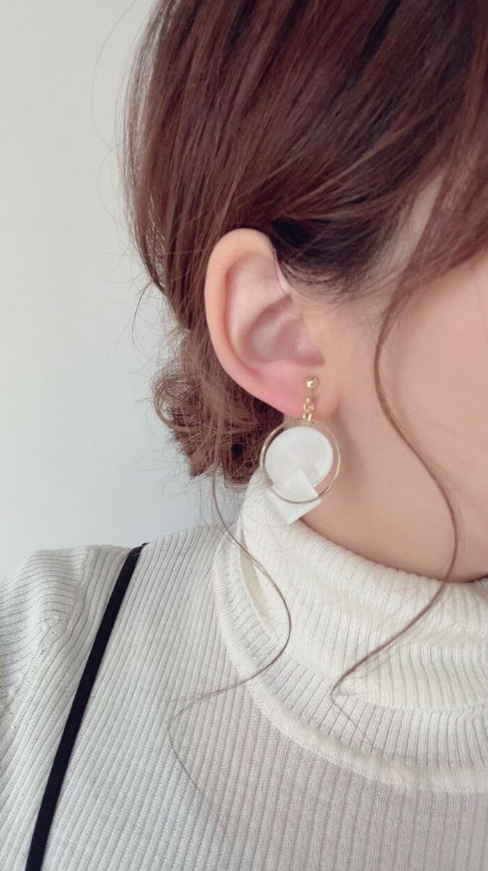 Square × circle color pierce/earring(White) [cc]　E/L byLoretta EL エルバイロレッタ accessory アクセサリー　スクエア　四角　サークル　丸　ホワイト　白　チタン　樹脂　ねじ式　クリップ式　両耳セット　ハンドメイド　お洒落