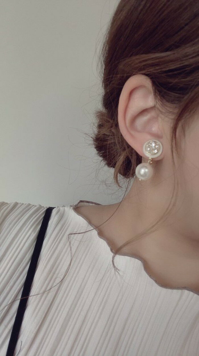 Mini circle bijou color pearl pierce/earring(White) [cc]　E/L byLoretta EL エルバイロレッタ accessory アクセサリー　ビジュ　サークル　パール　ホワイト　白　ピアス　イヤリング　チタン　樹脂　ねじ式　クリップ式　両耳セット　ハンドメイド