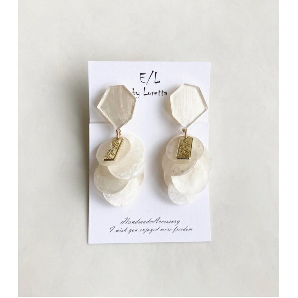KAKERA shell tassel pierce/earring(Pearl whiteWhite) [cc]E/L byLoretta EL Хå accessory ꡼롡å롡顡ѡ롡ۥ磻ȡ򡡥󡡼顡ͤå׼ξåȡϥɥᥤ