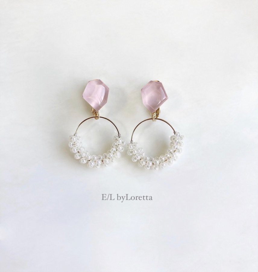 Mini KAKERA beads hoop pierce/earring (Pink)　アクセサリー　ピアス　イヤリング　PINK　ピンク　石竹色　レディース　女性　大人可愛い　かわいい　フェミニン　上品　お洒落　おしゃれ　カジュアル エルバイロレッタ　E/L byLoretta　E/L