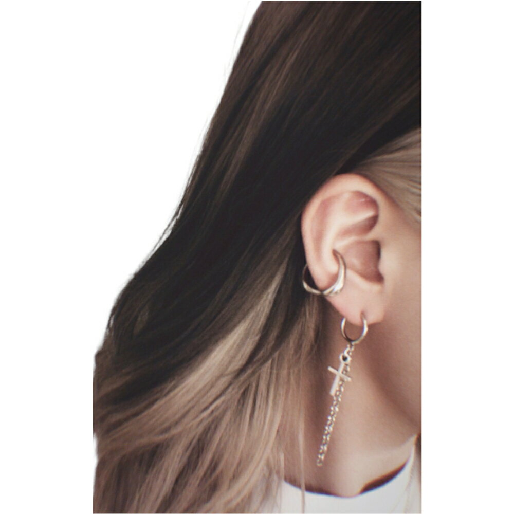 楽天A.D.GSilver Cross&Chain Pierced Earrings　レディース　アクセサリ　イヤリング　シルバー　両耳セット　クロス　チェーン　フープ　ピアス風　大ぶり　おしゃれ　お洒落　流行　トレンド　ブランド　ストリート　韓国ファッション　通販　ADG　A.D.G　エーディージー
