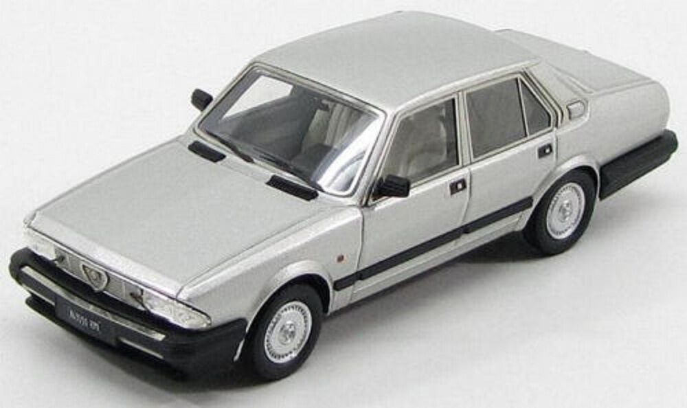 KESS 1/43 アルファロメオ アルファ 6 2.5i V6 クアドリフォリオ ORO 1983 シルバー ALFA ROMEO ALFA 6 2.5i V6 QUADRIFOGLIO SILVER LIMITED 300 ITEMS