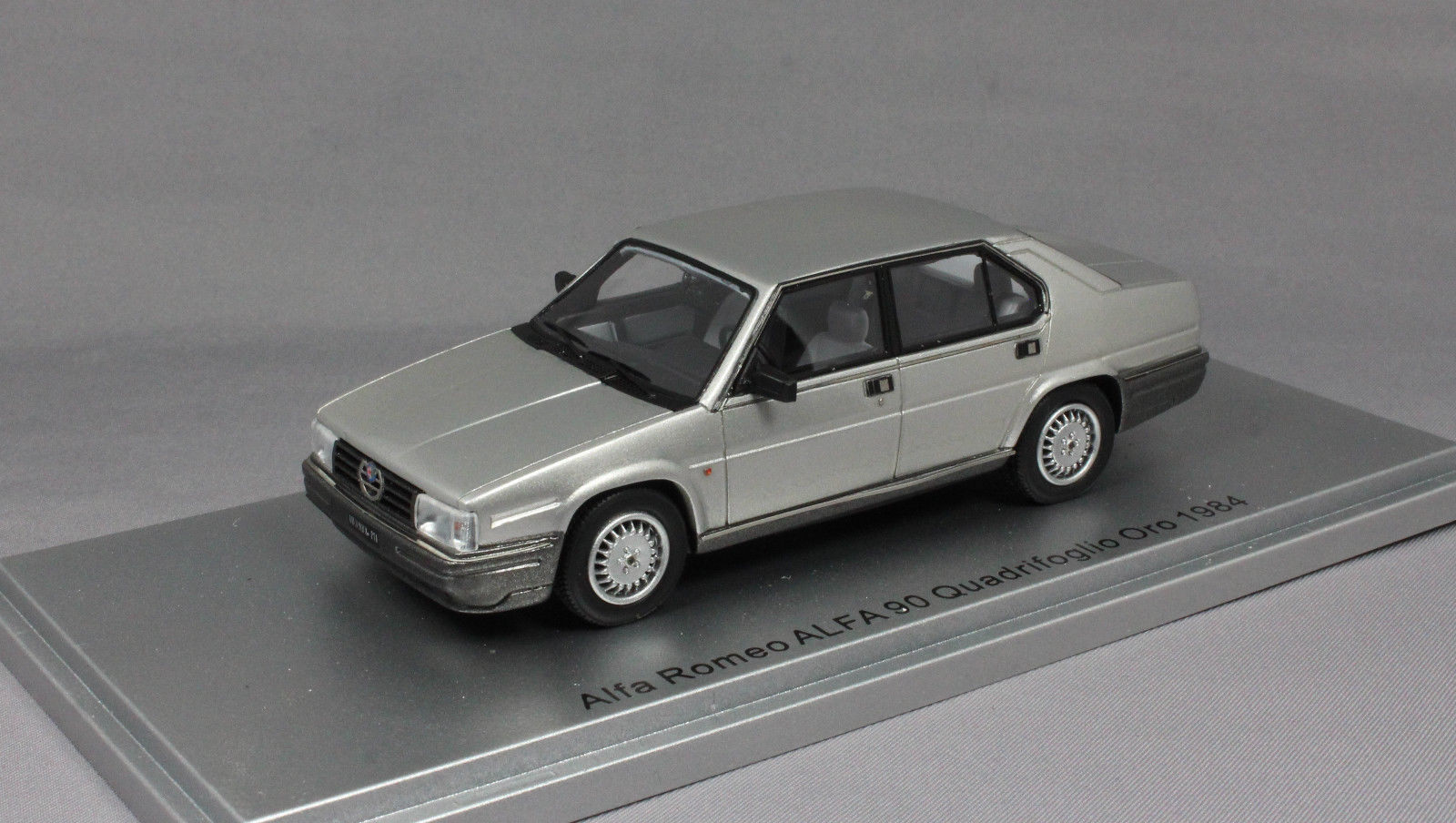 Audi - KESS 1/43 アルファロメオ ALFA90 クアドリフォリオ ORO 1983 シルバー ALFA ROMEO - ALFA90 QUADRIFOGLIO ORO 1983 SILVER