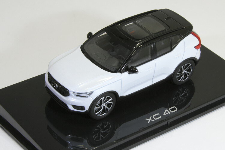 京商 1/43 ボルボ XC40 R-DESIGN クリスタルホワイト 2018 VOLVO