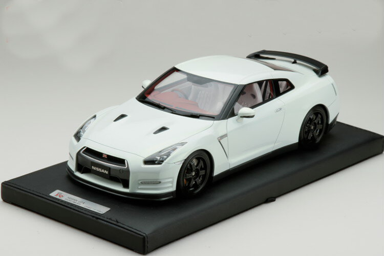 MARK 1/18 日産 R35 GT-R エゴイスト ホワイト 2013 100台限定