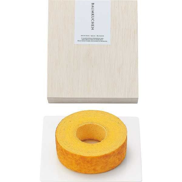 商品詳細商品名バウムクーヘン（木箱入）商品番号r26-7342-021メーカー品番KB1－10G内容●バウムクーヘン（北海道産生クリーム使用）（13φcm）×1アレルギー●卵 ●乳成分 ●小麦 ●大豆配送区分常温原産国日本梱包形態木箱入箱サイズ：17.8×19.8×6.2cm名入れ区分名入れなし賞味期限（製造日より20日）※出荷時、残り10日以上の商品をお届けします。大量注文・法人ギフトなどもお気軽にご連絡ください。結婚内祝い 出産内祝い 快気内祝い 御歳暮・お中元・卒業記念品 定年退職 記念品 永年勤続 長寿 福祉大会受賞 創業周年記念品 退職 プレゼン大会 卒業記念品 卒園 卒団 出産祝い ベビーギフト 快気祝いブライダル 引出物 結婚祝い 入学祝い 進学祝い 卒業祝い 就職祝い 卒業記念品 新築祝い 母の日 父の日 敬老の日 プレゼント お祝い お返し 贈答品 景品 記念品 粗品 ゴルフコンペ お歳暮・御中元等複数個所へ簡単にお届け出来ます→→→詳しくはこちら 人気キーワード検索食料品洋菓子焼き菓子商品名バウムクーヘン（木箱入）商品番号25-0404-037商品内容●バウムクーヘン（北海道産生クリーム使用）（14．3Φcm）×1アレルギー品目卵・乳成分・小麦・大豆原産国日本梱包木箱入幅 17.8 cm × 奥行 19.8 cm × 高さ 6.2 cm