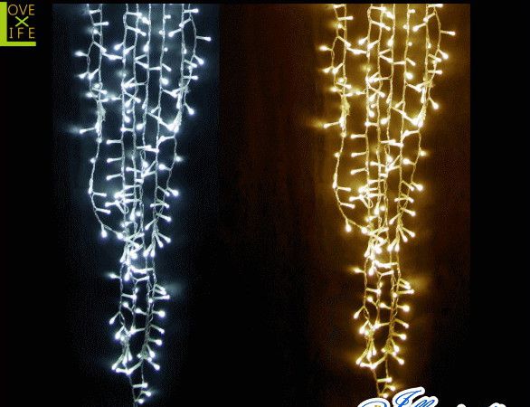 ■特徴■ 【LED】【つらら】 LED アイス つらら【216球】 【氷】【アイスライト】【氷結】 【結晶】【LED】【ライト】 つららを美しく再現！美しさはお墨付き♪ 美しく仕上げるならぜひともオススメです☆ プロにも喜ばれる一品です☆ 用途は色々！使い方無限大です☆ 【新作】【送料無料】【大人気】【電飾】 【省エネ】【イルミネーション】【クリスマス】 【モチーフ】【LED】【大人気】【大人気】 【ライト】【ガーデン】【割引】【大大人気】 ■仕様■ ●サイズ：全長：約W25cm×H80cm ●発光ダイオード（LED球） ●コード：シルバーコード ●屋外用 ●LED数：216球 ●常点 ●消費電力：20W ●コネクター連結可 ●同型2セットまで接続可能 ■イルミネーション■ AOIデパートは電飾（イルミネーション） 商品が豊富です！LED・白熱球と多種多様！ クリスマスやイベントなどなど♪ お客様のデコレーションにぜひどうぞ♪(^^)/ 入荷待ち・在庫切れの場合がございますので 申し訳ございませんがご了承下さい。■特徴■ 【LED】【つらら】 LED アイス つらら【216球】 【氷】【アイスライト】【氷結】 【結晶】【LED】【ライト】 つららを美しく再現！美しさはお墨付き♪ 美しく仕上げるならぜひともオススメです☆ プロにも喜ばれる一品です☆ 用途は色々！使い方無限大です☆ 【新作】【送料無料】【大人気】【電飾】 【省エネ】【イルミネーション】【クリスマス】 【モチーフ】【LED】【大人気】【大人気】 【ライト】【ガーデン】【割引】【大大人気】 ■仕様■ ●サイズ：全長：約W25cm×H80cm ●発光ダイオード（LED球） ●コード：シルバーコード ●屋外用 ●LED数：216球 ●常点 ●消費電力：20W ●コネクター連結可 ●同型2セットまで接続可能 ■イルミネーション■ AOIデパートは電飾（イルミネーション） 商品が豊富です！LED・白熱球と多種多様！ クリスマスやイベントなどなど♪ お客様のデコレーションにぜひどうぞ♪(^^)/ 入荷待ち・在庫切れの場合がございますので 申し訳ございませんがご了承下さい。