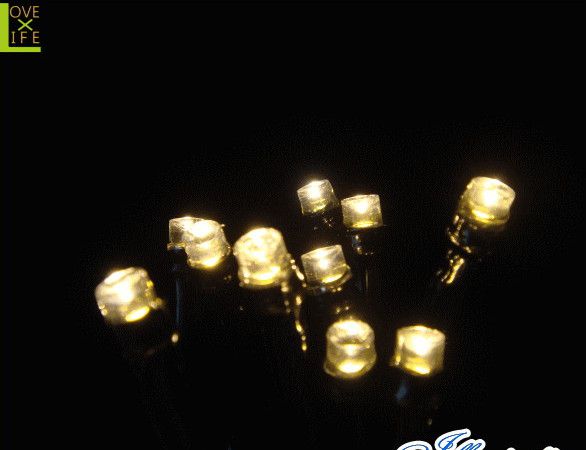 ■特徴■ AOIのイルミネーション！ 【20 】ストレートライト 【特殊回路】【102球】【LEDライト】【LED】 特殊回路で球切れを防ぎます♪ 特殊結線により1球切れても 回路が遮断されず他の球が消灯しない 画期的な商品です。 美しく仕上げるならぜひともオススメです☆ 【2013年新作】【送料無料】【大人気】【電飾】 【イルミネーション】【クリスマス】【モチーフ】 【LED】【大人気】【大人気】【ライト】【ガーデン】 ■仕様■ ・防雨型 ・球：白色 ・防雨型 ・コネクター連結可 ・同型5セットまで接続可能 ・消費電力：0.07A/7W ・製造年：2013 ■イルミネーション■ AOIデパートは電飾（イルミネーション） 商品が豊富です！LED・白熱球と多種多様！ クリスマスやイベントなどなど♪ お客様のデコレーションにぜひどうぞ♪(^^)/ 入荷待ち・在庫切れの場合がございますので 申し訳ございませんがご了承下さい。■特徴■ AOIのイルミネーション！ 【20 】ストレートライト 【特殊回路】【102球】【LEDライト】【LED】 特殊回路で球切れを防ぎます♪ 特殊結線により1球切れても 回路が遮断されず他の球が消灯しない 画期的な商品です。 美しく仕上げるならぜひともオススメです☆ 【2013年新作】【送料無料】【大人気】【電飾】 【イルミネーション】【クリスマス】【モチーフ】 【LED】【大人気】【大人気】【ライト】【ガーデン】 ■仕様■ ・防雨型 ・球：白色 ・防雨型 ・コネクター連結可 ・同型5セットまで接続可能 ・消費電力：0.07A/7W ・製造年：2013 ■イルミネーション■ AOIデパートは電飾（イルミネーション） 商品が豊富です！LED・白熱球と多種多様！ クリスマスやイベントなどなど♪ お客様のデコレーションにぜひどうぞ♪(^^)/ 入荷待ち・在庫切れの場合がございますので 申し訳ございませんがご了承下さい。