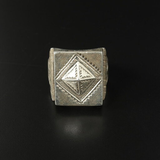 TOUAREG SILVER JEWELRY トゥアレグ シルバー ジュエリー ピュア シルバー リング C22 スクエアピラミッド シルバー TOUAREG SILVER JEWELRY トゥアレグ シルバー ジュエリー ピュア シルバー リング C22 スクエアピラミッド シルバー