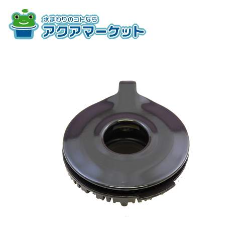 バーナーの上にセットをする、炎が出る部分のキャップです。 色]黒 サイズ]直径65×内径22(mm) ※裏面に「EM18」刻印あり ※設計変更があり、部品コードが変更しています。 「151-334-000」→「151-362-000」 ※刻印の「ー」（ハイフン）以降の数字は製造番号の為、ハイフン以降の数字がお手持ちの部品と異なる場合でも対応する部品です。 バーナーキャップご注文の前に必ずご確認ください。 バーナーキャップは、バーナー本体部（バーナーキャップ下部分）が、安全にご使用できる状態であることを「必ず」ご確認の上、ご購入ください。 バーナー本体部の劣化により、バーナーキャップを交換されましても正しく設置できない場合や、設置できた場合でも正常に動作しない場合があります。 炎が劣化している状態の場合は、本体部の点検が必要です。お客様センターまでご相談ください。 お客様センターについてはこちら 交換方法 取付方法 ごとく裏面の凸部2カ所をバーナーまわりの凹部2カ所にはまるよう正しくセットしてください。 ※バーナー本体部の劣化や、煮こぼれなどの汚れの付着により、バーナーキャップがバーナー本体へ取り付けにくい場合があります。 その場合は、少し押し込んでいただき、取り付け後、「正常な状態の炎（青い炎）」がまんべんなく点いていれば、そのままお使いいただけます。 ご購入いただいたバーナーキャップがはまらない場合があります。 原因1 バーナーキャップへの煮こぼれ バーナー本体部との隙間に腐食物や煮こぼれが堆積しているため。 原因2 バーナーキャップを正しくセットせずに使用 異常加熱によりバーナー本体部が変形したため。 上記のような症状の場合、バーナー本体部の交換作業（有償修理）が必要となります。 ※コンロは、左右及び後ろの各バーナーごとに火力が異なっており使用できる部品も異なります。現在ご使用の火力に合った部品（バーナーキャップ）であるかをご確認ください。 返品や修理のご案内をしますので、Rinnai Styleオンラインショップ窓口までご連絡ください。 Rinnai Styleオンラインショップ窓口はこちら