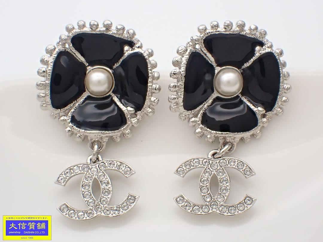 CHANEL シャネル CCロゴピアス ABC212 F23K フラワー シルバーxブラック 新品同様品【中古】【大信質舗】【質屋出店】管理番号：C-9240