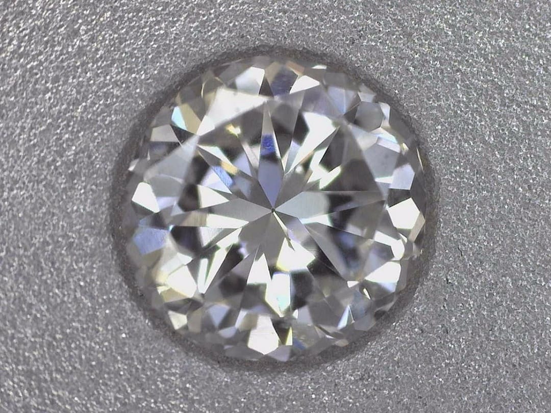 大信質舗楽天市場店のダイヤモンドルース 0.105ct Gカラー VVS-2クラリティ D＆D144面カット 蛍光性NONE 新品同様品【中古】【大信質舗】【質屋出店】管理番号：C-9440｜アングル3