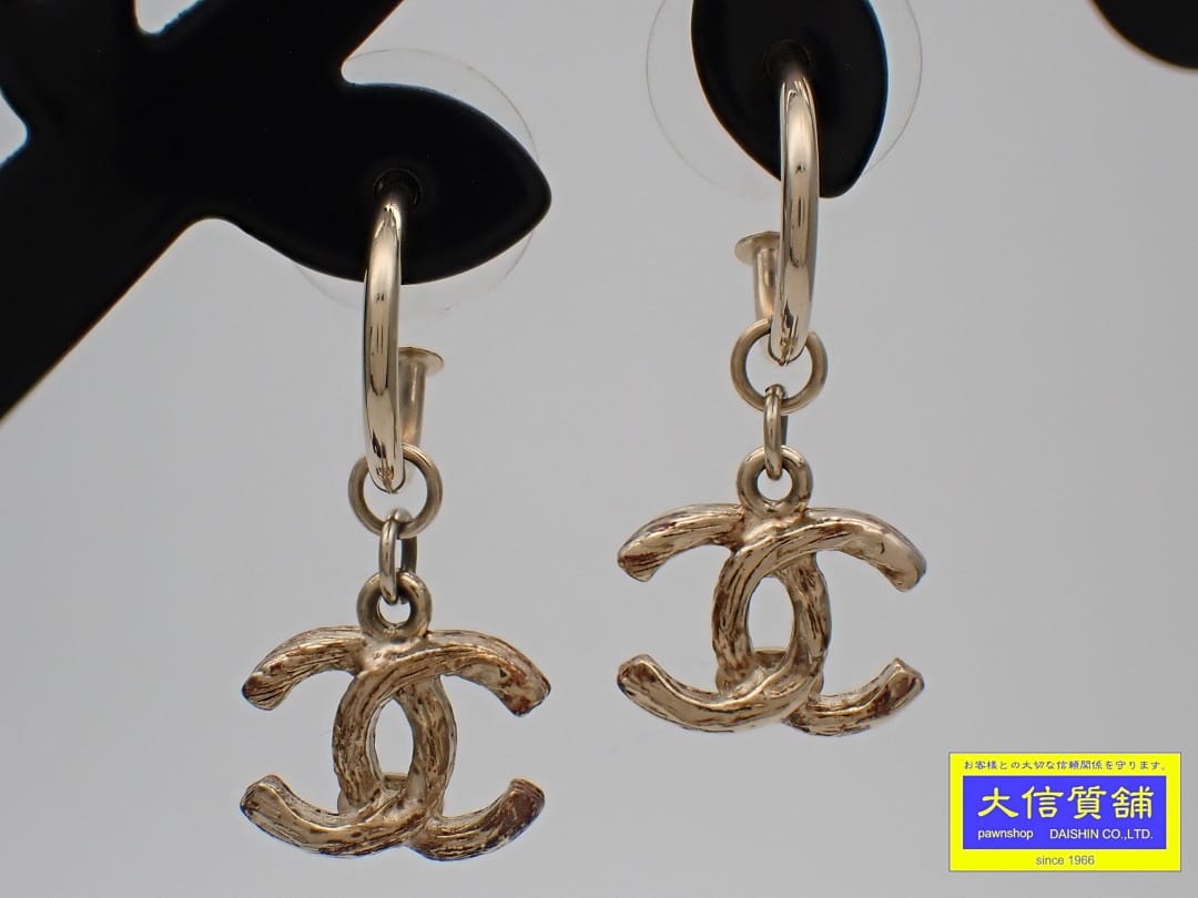 CHANEL シャネル ロゴピアス 10P ゴールド ココマーク フープ スイング ゴールド 3.31g 中古A【中古】【大信質舗】【質屋出店】管理番号：C-9552