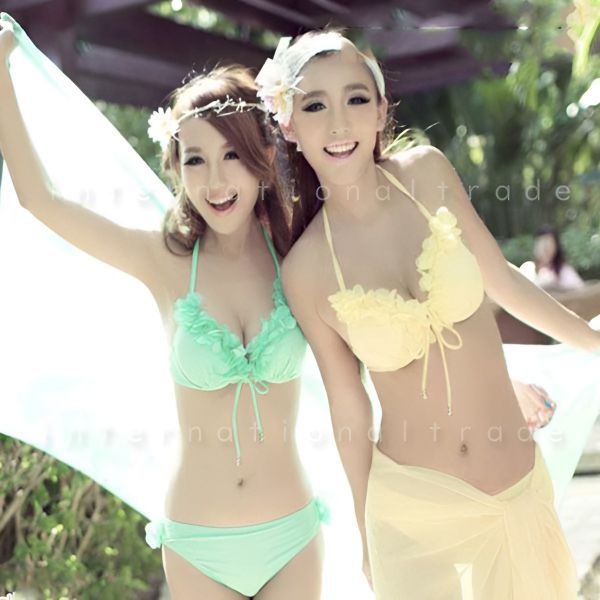 レディース水着 ビキニ 花びら フリル 水着 セクシー 2点セット 可愛い 盛れる バストアップ フラワーモチーフ パステルカラー シンプル 無地 大人可愛い リゾート ビーチ 海 プール 夏 トレンド フェミニン 写真映え フォトジェニック