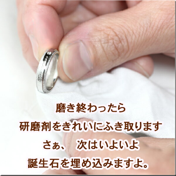 14K ゴールド ブラック & ホワイト シミュレート オパール ハロー デザイン バングル ブレスレット Elizabeth Jewelry 14Kt Gold Black & White Simulated Opal Halo Design Bangle Bracelet