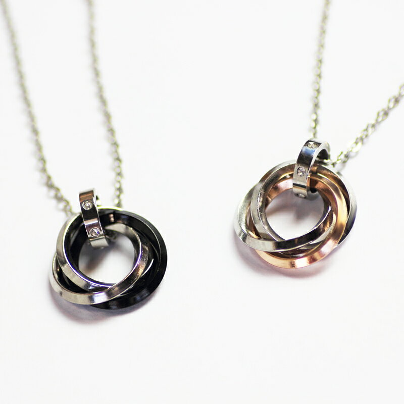 【ネックレストップ 金属アレルギー対応ステンレス】 【ペア 3連リング ペンダントトップ】(ピンク&ブラック) サージカルステンレス ユニセックス 重ねつけ ア...