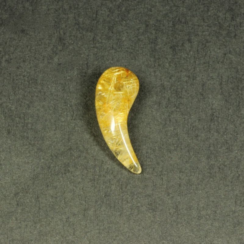  立ち姿とオーラが素敵な一品 一点物 ゴールドルチル 勾玉 Mr129  石言...
