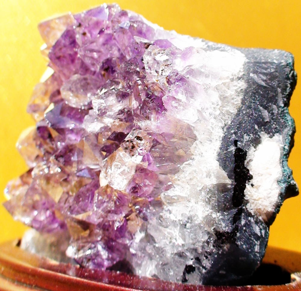 【送料無料】水晶天然 アメジスト クラスター 原石紫水晶洞群晶 ジオード 新品置物 一点ものCrystal Kristl Kristalバリ雑貨 アジア雑貨 小物祝い 誕生日 プレゼント お守りおしゃれ 威龍彩雲