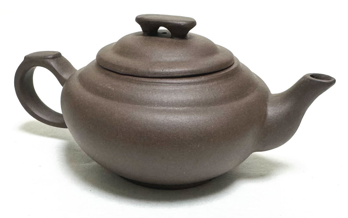 威龍彩雲通販の【送料無料】中国宜興 楊秀紅 紫砂茶壺 無傷 煎茶道具朱泥 急須 (旧家蔵出し) 威龍彩雲通販｜アングル2