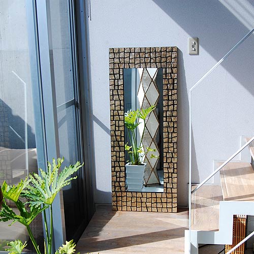 【ポイント5倍!】シェルアートミラーモザイク 125×50 おしゃれ 姿見 全身 壁掛け 全身鏡 全身姿見 ワイドミラー 角型 玄関 リビング 廊下 シェル カピス貝 カピスシェル ナチュラル モダン インテリア アジアンテイスト バリ ハワイアン リゾート ゴールド 金 送料無料 [2]