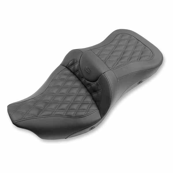 商品内容／SADDLEMEN サドルマン 品番 808-07B-184HCTドラッグスペシャリティーズ品番 0801-1042 Extended Reach Road Sofa Seat / SEAT RS LS EXT RCH HTExtended Reach Road Sofa Seat - Lattice Stitched - Heated拡張された到達道路ソファシート 【商品詳細／適合】ドラッグスペシャリティーズWEBサイトで商品番号から仕様詳細や適合をご確認ください。商品画像はカタログのイメージですので実際の商品と異なる場合があります。【海外からのお取寄せ品です】キャンセル、返品はできません。配送情報は大凡の入荷予定を目安として表示しております。（危険物、一部ブランドは取り寄せできません）ご注意取説は付属しない場合が多いです。※一部容積重量の大きい商品はお取り寄せできない可能性があります。※最低注文数量の設定のある商品があります。※タイミングにより在庫状況が正確に反映されていない場合がございます。※お取寄せできない場合はキャンセルとさせて頂きます。【商品に問題がある場合】この商品は商品到着後10日以内にメールか掲示板にてご連絡ください。弊社指定の方法にて対応いたします。【外装箱について】外装箱の破損や梱包不良などのクレームは対応しません。【ご注文について】当店自らの判断に基づきご注文をお断りする場合があります。【ご不明点はご遠慮なくお問い合わせください】適合、納期などご不明点はお気軽にお問い合わせください。