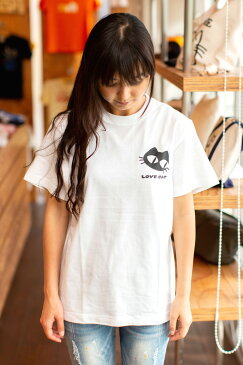 【 9月 スーパーセール 限定 50%OFF 半額 】猫 ねこ おもしろ かわいい Tシャツ LOVE CAT ( ホワイト ) | ネコ 猫柄 猫雑貨 | メンズ レディース 半袖 | おもしろTシャツ おしゃれ 親子 ペアルック プレゼント | 大きいサイズ 【メール便】 SCOPY / スコーピー