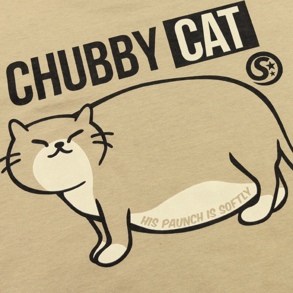 猫 ねこ おもしろ かわいい ロンT CHUBBY CAT ( サンドカーキ ) | ネコ 猫柄 猫雑貨 | メンズ レディース 長袖 Tシャツ | おしゃれ ペアルック プレゼント | 大きいサイズ 【メール便】 SCOPY / スコーピー