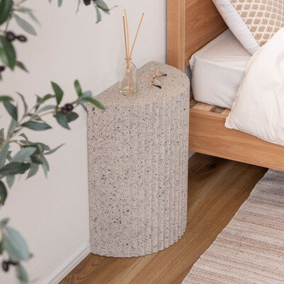 乐天商城 - テラゾー柄サイドテーブル ライトグレー 半円 幅40 高さ48 おしゃれ シンプル 飾り棚 ミニテーブル マーブル