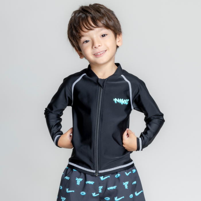 Rakuten - 送料無料!! NIKE SWIM ナイキ BOYS トドラー ボーイズ 長袖 ZIP付 ラッシュガード ブラック 90 - 120cm UPF50+ ベビー キッズ 男の子 水着 サーフ プール スイミング 海水浴 可愛い 1991131