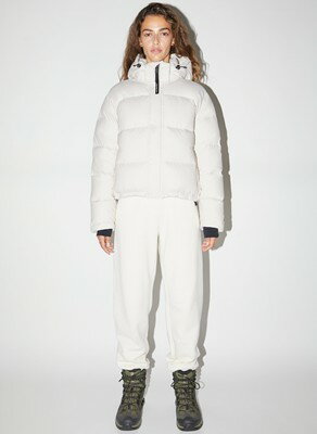 Aritzia アリツィア Super World The Super Puff Shorty Matte Pearl