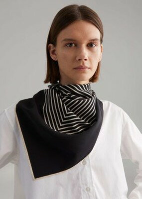 TOTEME　トーテム Centered monogram silk scarf スカーフ