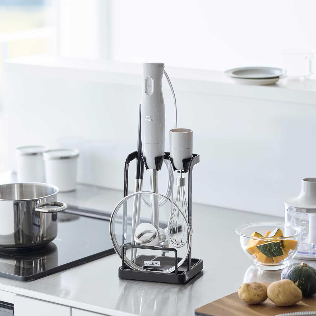 ハンドブレンダーホルダー 山崎実業 正規品 tower タワー トレー付き鍋蓋&ハンドブレンダースタンド サ..