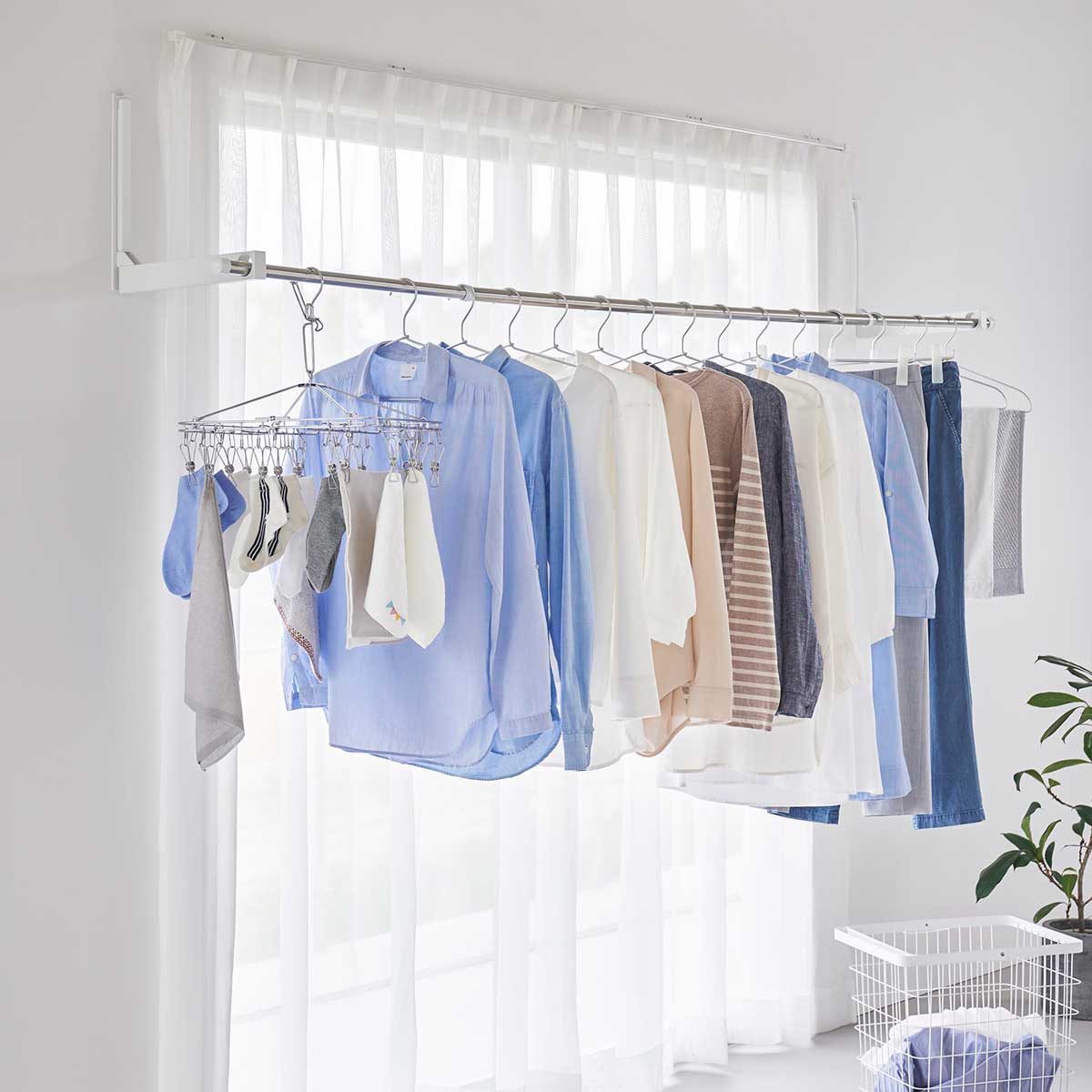 室内干し 山崎実業 正規品 tower タワー ウォール折り畳み物干し竿ホルダー 2個組 石こうボード壁対応 室内干しに便利な折りたたみ式 ..