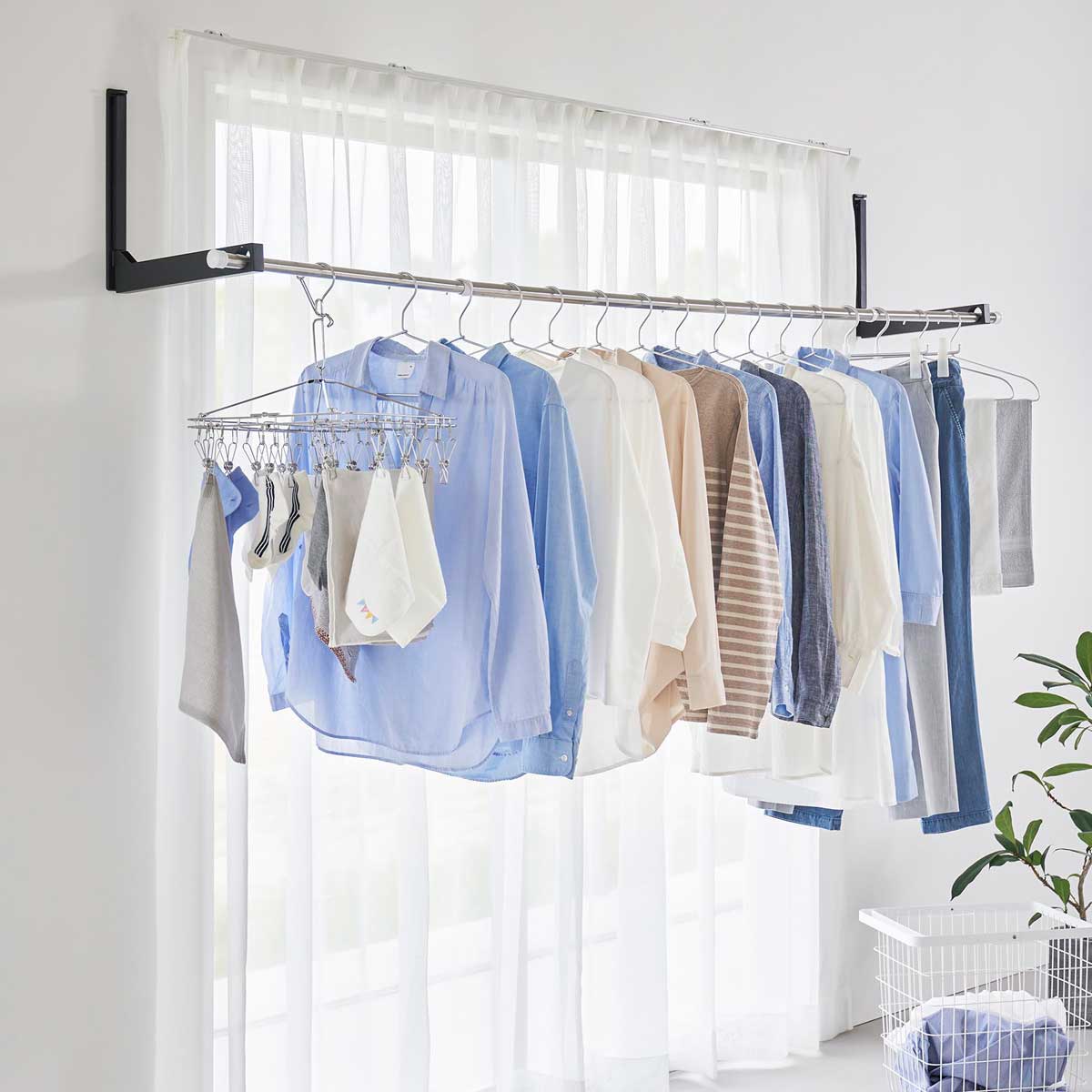 室内干し 山崎実業 正規品 tower タワー ウォール折り畳み物干し竿ホルダー 2個組 石こうボード壁対応 室内干しに便利な折りたたみ式 壁付け 壁掛け 折り...