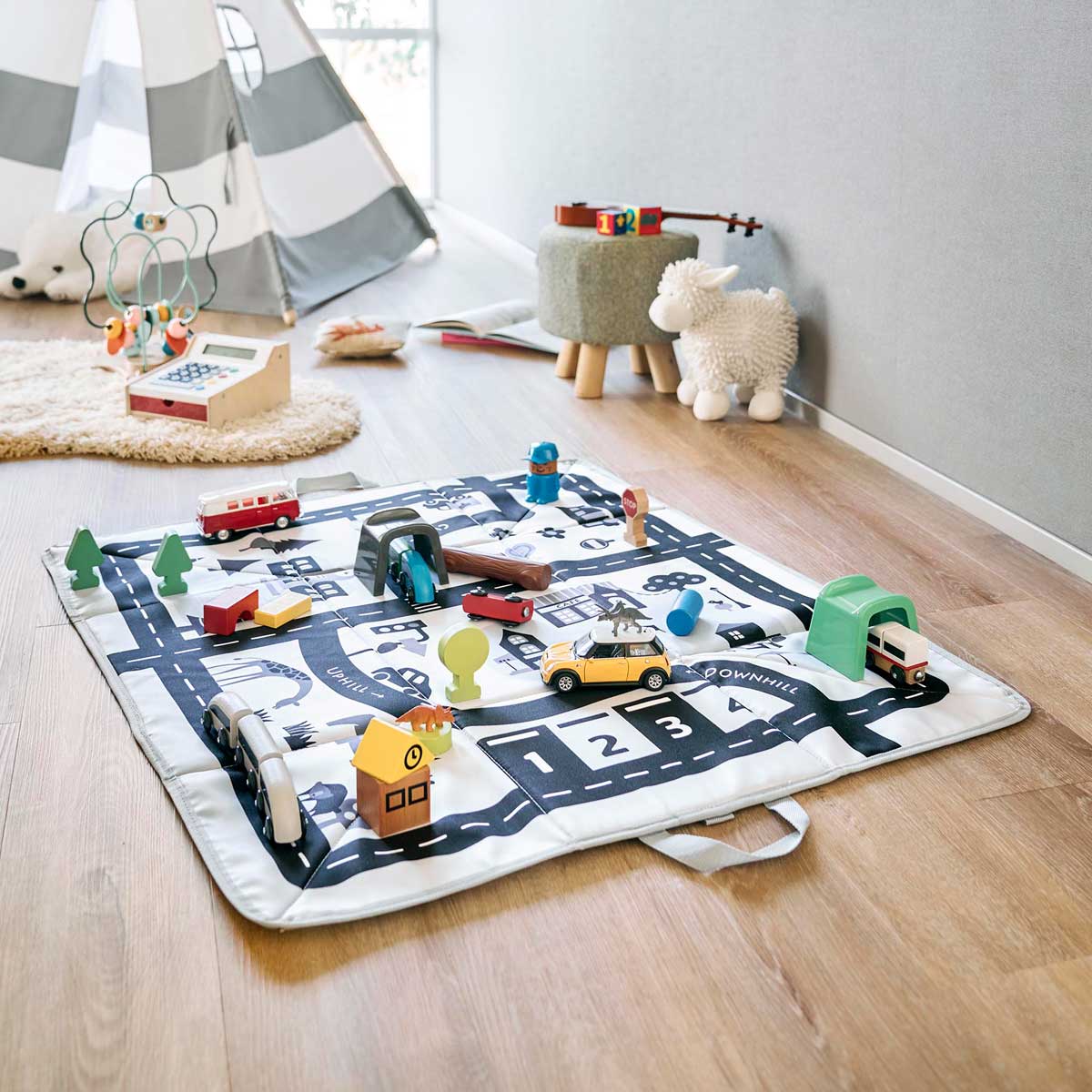 おもちゃ箱 山崎実業 正規品 tower タワー プレイマットにもなるおもちゃ収納 持ち運びに便利なハンドル付き プレイマット 折りたたみ おもちゃ収納 10169 ライトグレー