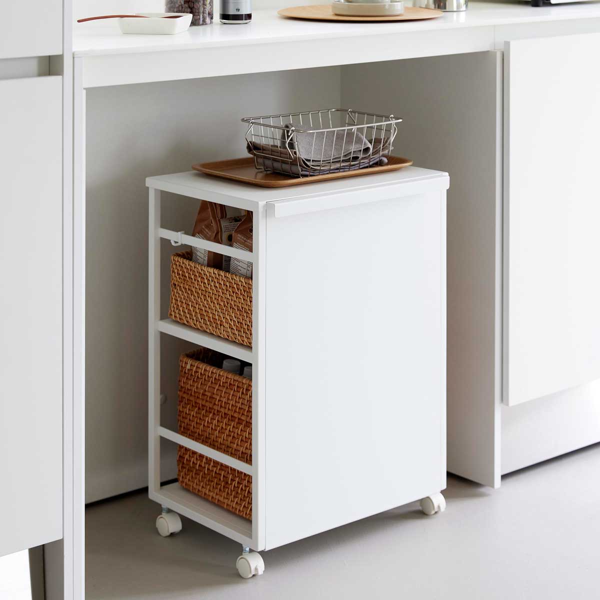 収納ワゴン 山崎実業 正規品 tower タワー 目隠しワゴン 天板付き 目隠ししながら一括収納 キャスター スリム 隙間収納 キャスター付き 8466 ホワイト