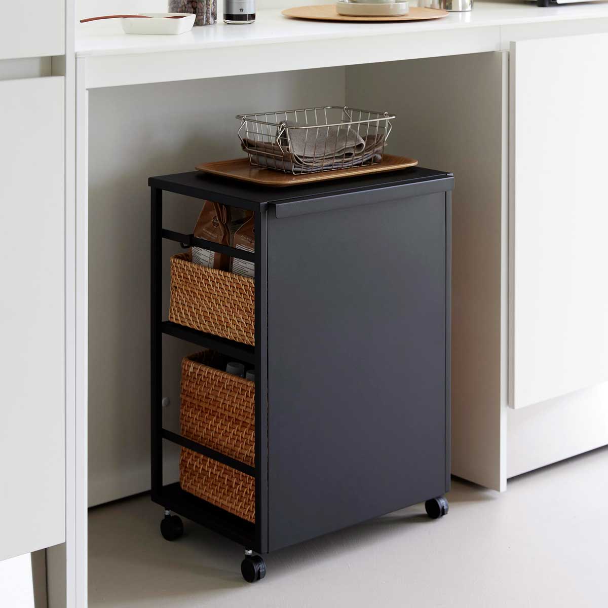 収納ワゴン 山崎実業 正規品 tower タワー 目隠しワゴン 天板付き 目隠ししながら一括収納 キャスター スリム 隙間収納 キャスター付き 8467 ブラック