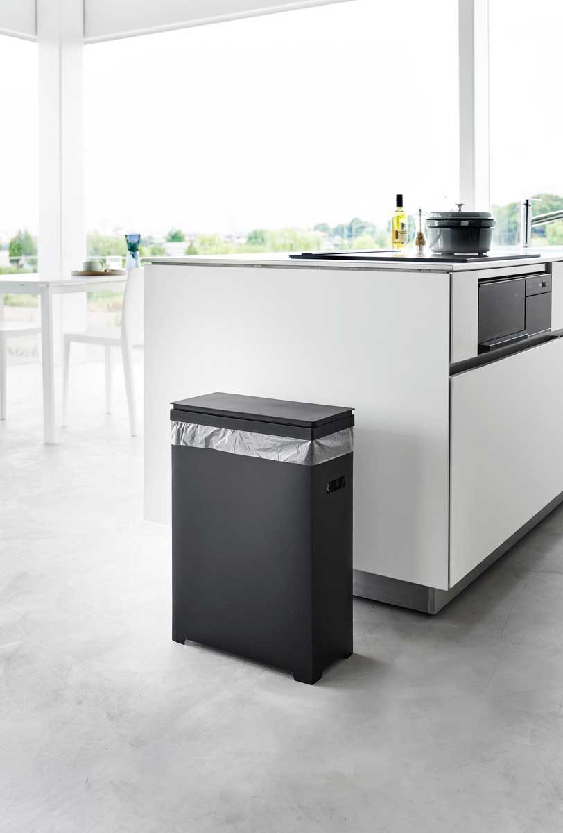 ふた付きゴミ箱 45リットル 山崎実業 正規品 tower タワー スリム蓋付きゴミ箱 横開きタイプ 45L 45Lゴミ袋がぴったり収まる ハンドル付き アウトドア 軽量 スリム キッチン用 1525 ブラック 3