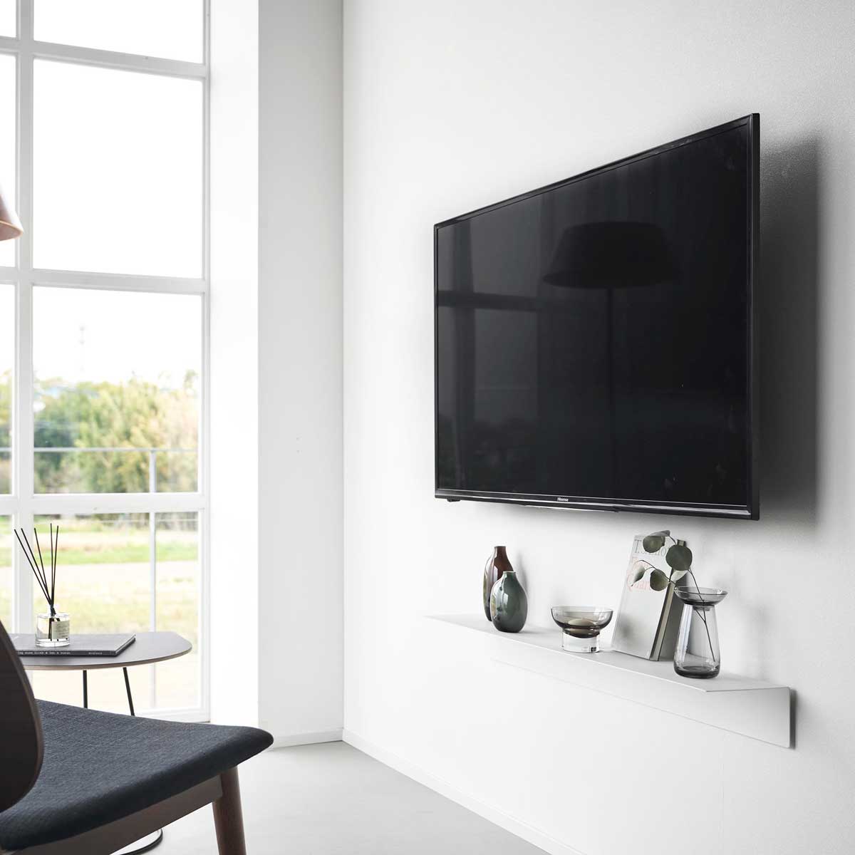 テレビ壁掛け金具 山崎実業 正規品 smart スマート 壁付けテレビホルダー 石こうボードピンで簡単設置 VESA規格対応 壁掛けテレビ 10495 ブラック