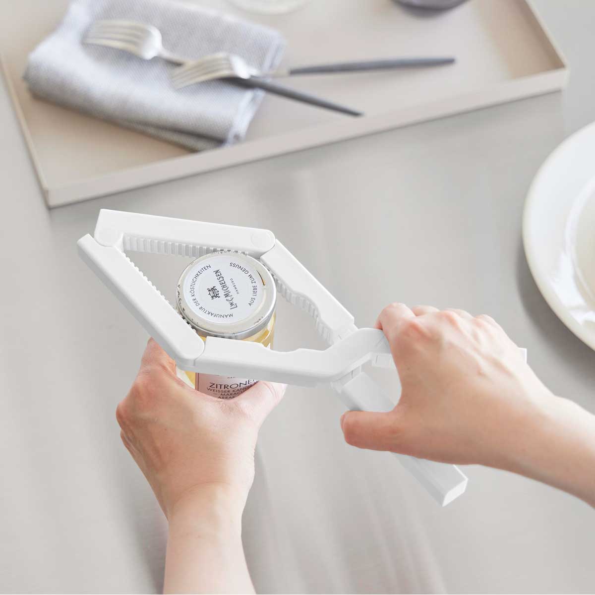 キャップオープナー 山崎実業 正規品 tower タワー 軽い力で開けられるマグネットキャップオープナー 蓋をしっかりホールド ビン ペットボトル マグネット収納 便利グッズ 10430 ホワイト