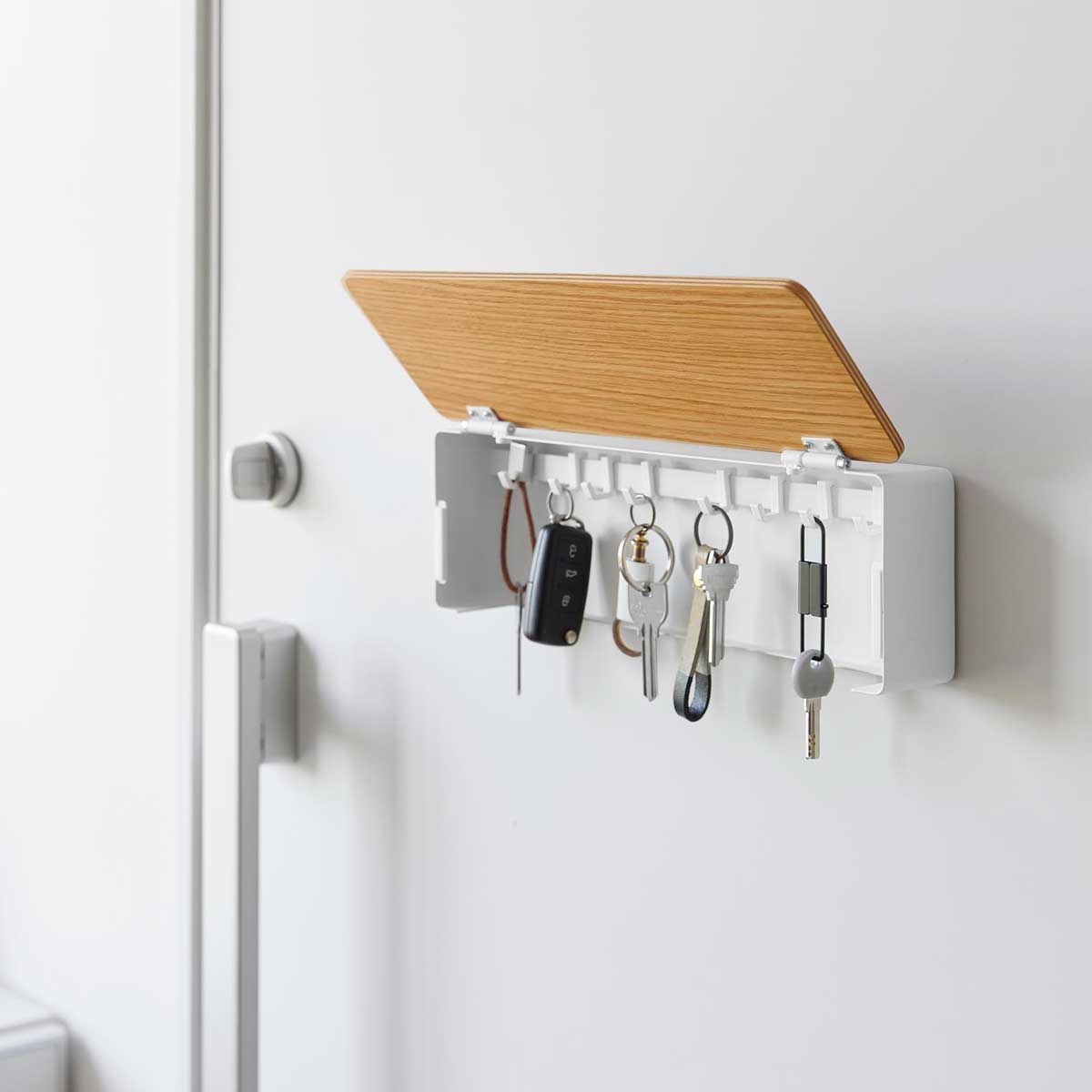 キーハンガー 山崎実業 正規品 RIN リン マグネットキーフック ロング 玄関がすっきり整う扉付き 玄関収納 マグネット取り付け キーボックス 10607 ナチュラル