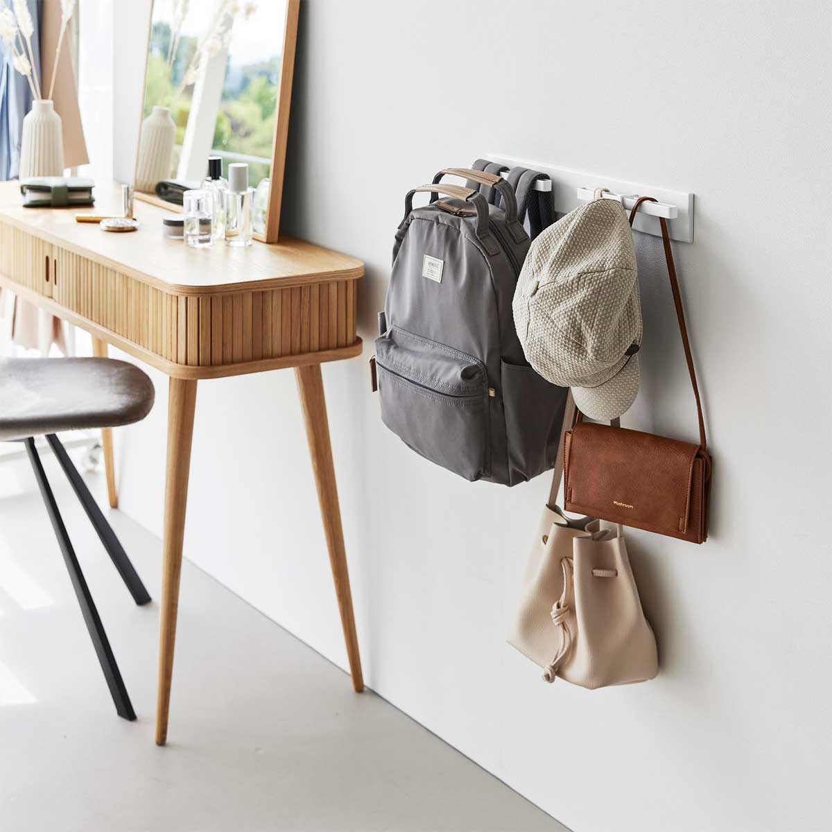 リュックハンガー 山崎実業 正規品 tower タワー 壁付けリュックハンガー 横型 リュックを縦に重ねて収納 ランドセル バッグハンガー ハンガーラック 10577 ホワイト