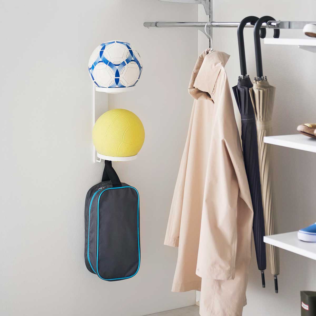 Garments Storage Implements - ボールスタンド 山崎実業 正規品 tower タワー 壁付けボール収納 2段 縦に並べて見た目もスッキリ 壁付け 壁掛け 壁面収納 ボール収納 10348 ホワイト