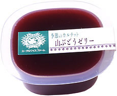 北海道産の最良質素材を使用し、ひとつひとつ丹念に手造りしています。ぶどうゼリー