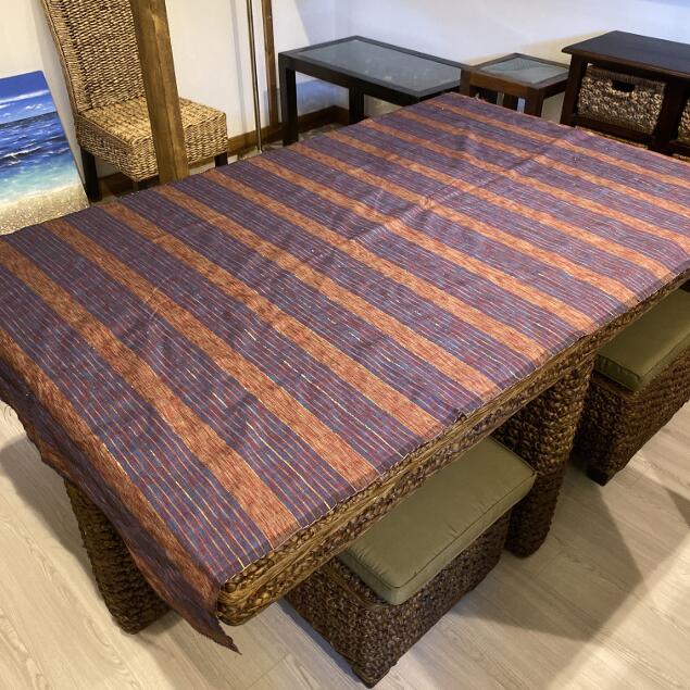 【インテリア雑貨 おしゃれ バリ風】 アジアン雑貨 イカット テーブルクロス マルチカバー 103×190 青×金系ストライプ アジアン 布 壁掛け アジア布 インドネシア タペストリー インテリア バリ風 ファブリック バリ 雑貨 織物 ハンドメイド素材にも [ss2409]