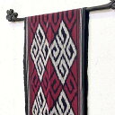 【5/6迄sale最大20%OFFクーポン】 インドネシア イカット 190×37cm 生地 織物 赤系 おしゃれ テーブルランナー テーブルライナー クロス ...